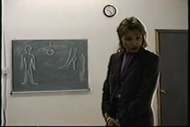 سكس مدام مع بني ادمين صالة عرض